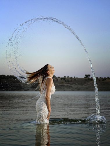 Fotografías originales. Fotografía de novia en el agua