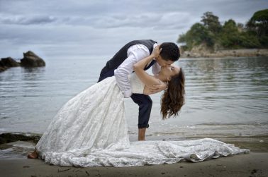 Álbum de boda digital. Beso